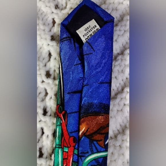 Detective Goofy Mens Tie Disney  Captain Morgan Hotel - Picture 3 of 5